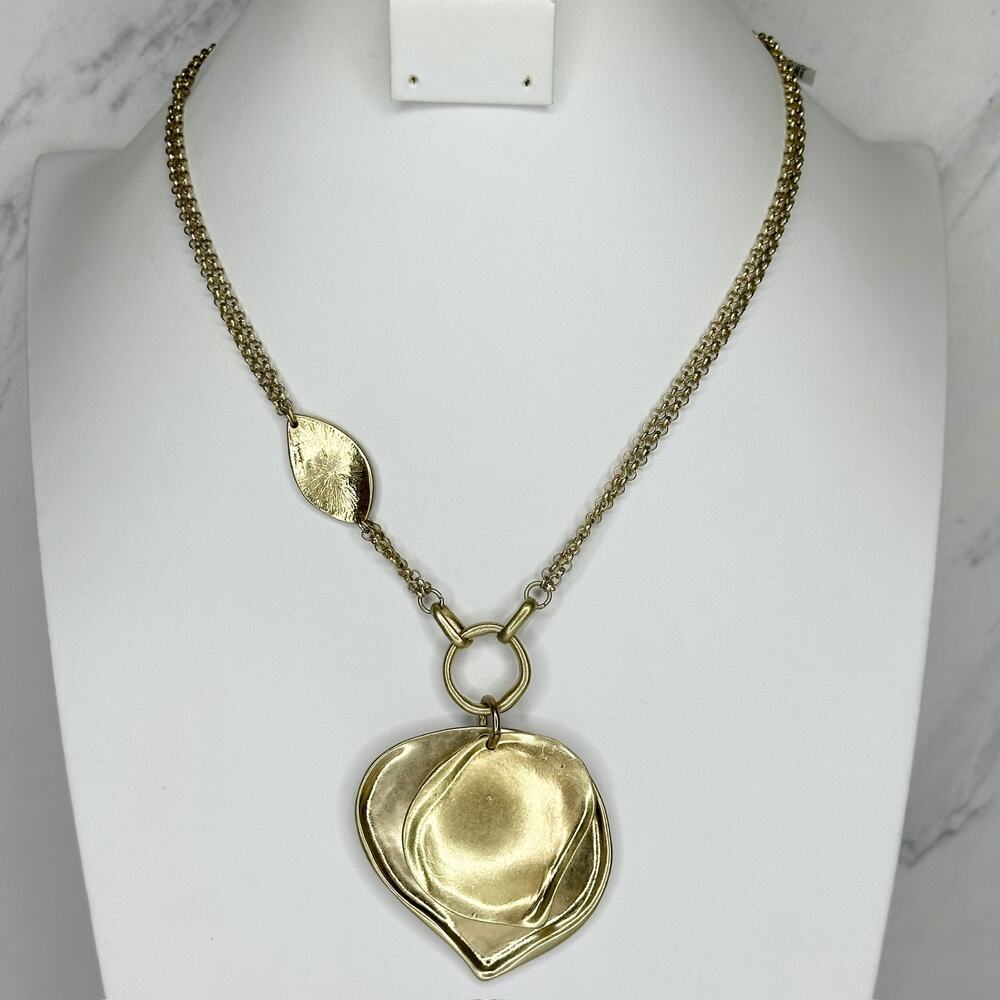 Chico's Joelle Pendant Gold Tone Necklace ✨